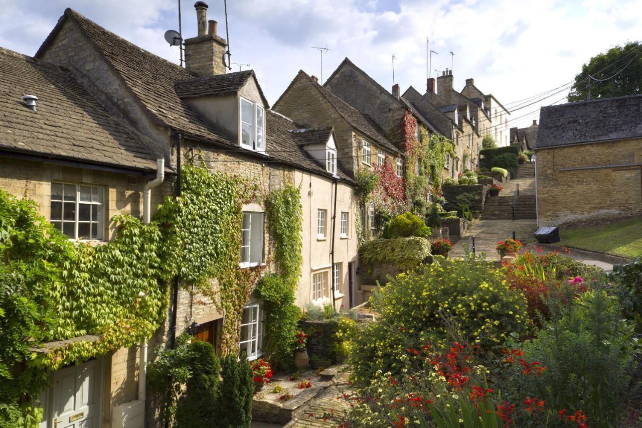 Heart Of The Village Cotswold Cottage In Crudwell. Buitenkant foto
